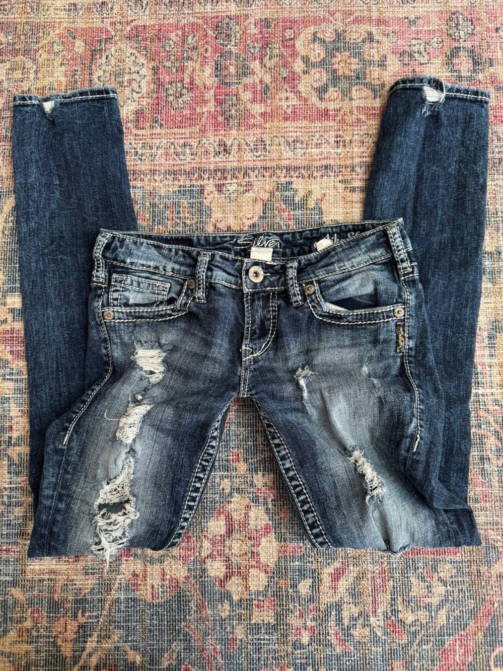 Y2K Silver Jeans Women's Distressed Dark Blue Jeans